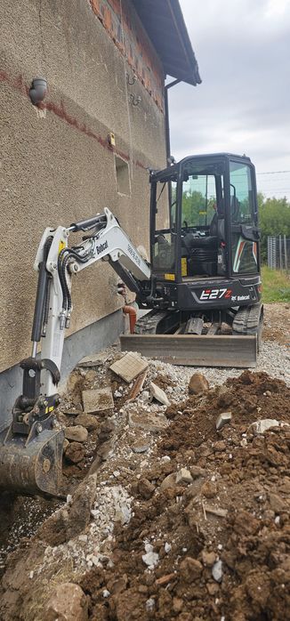 Услуги с BOBCAT мини челен товарач  BOBAT вилици