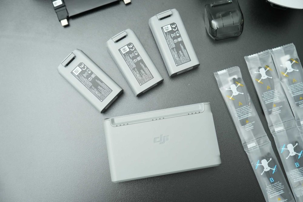 Dronă Dji Mini 2 Fly More Combo