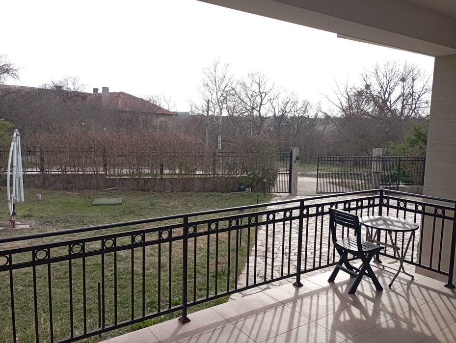 Дава се под наем Къща в Варна, Цветен квартал - 140 кв.м за 1200 € - Снимка #15