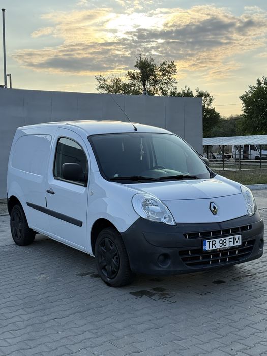 Renault kangoo.