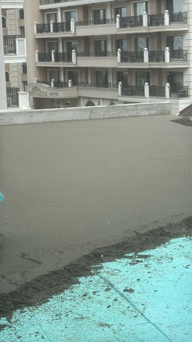 Машинно полагане на подови замазки