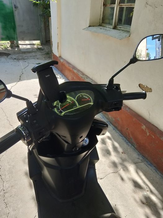 Продам скутер в харошам стояние