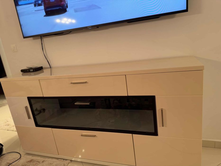 Скрин шкаф гланцов