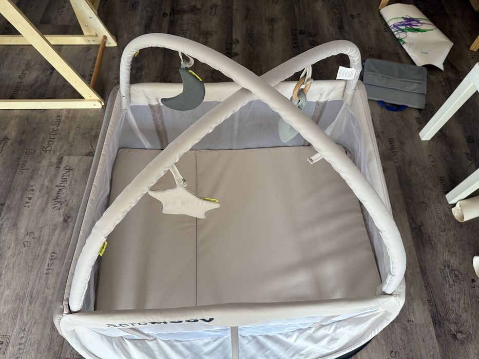 Кошара AeroMoov AeroSleep + арка с играчки