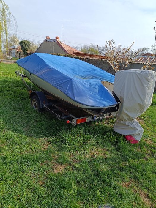 Vand Barca cu motor Bayliner Arriva