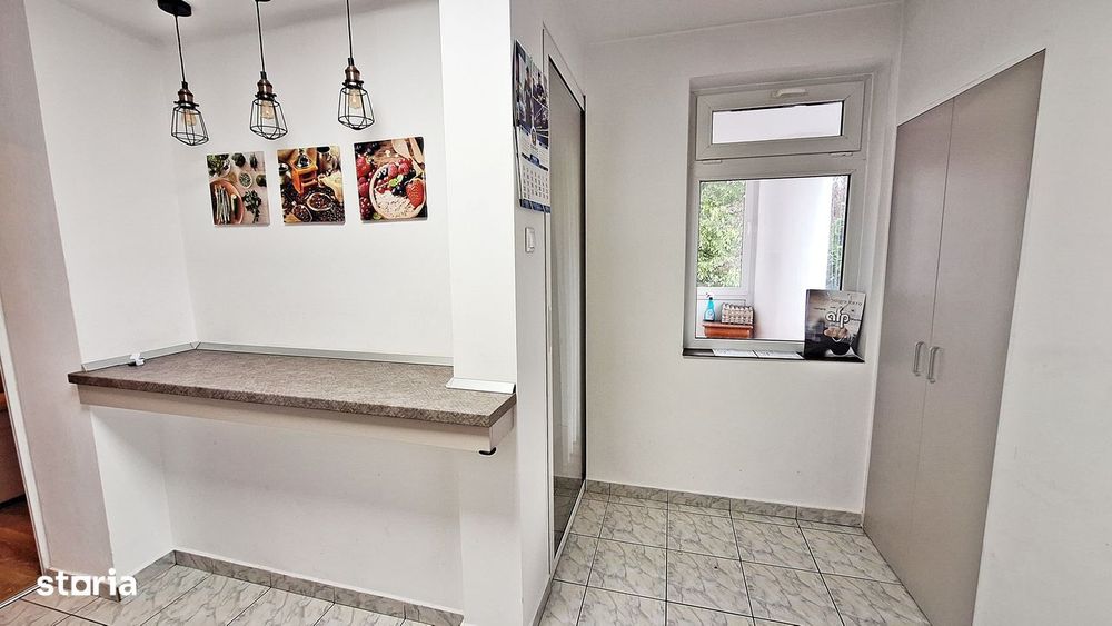 Centrul Civic, aproape de AFI, 3 camere mobilate, 160000 euro