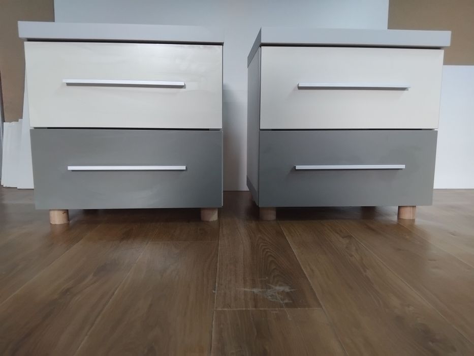 Noptiere din pal melaminat cu fronturi din MDF și cant abs