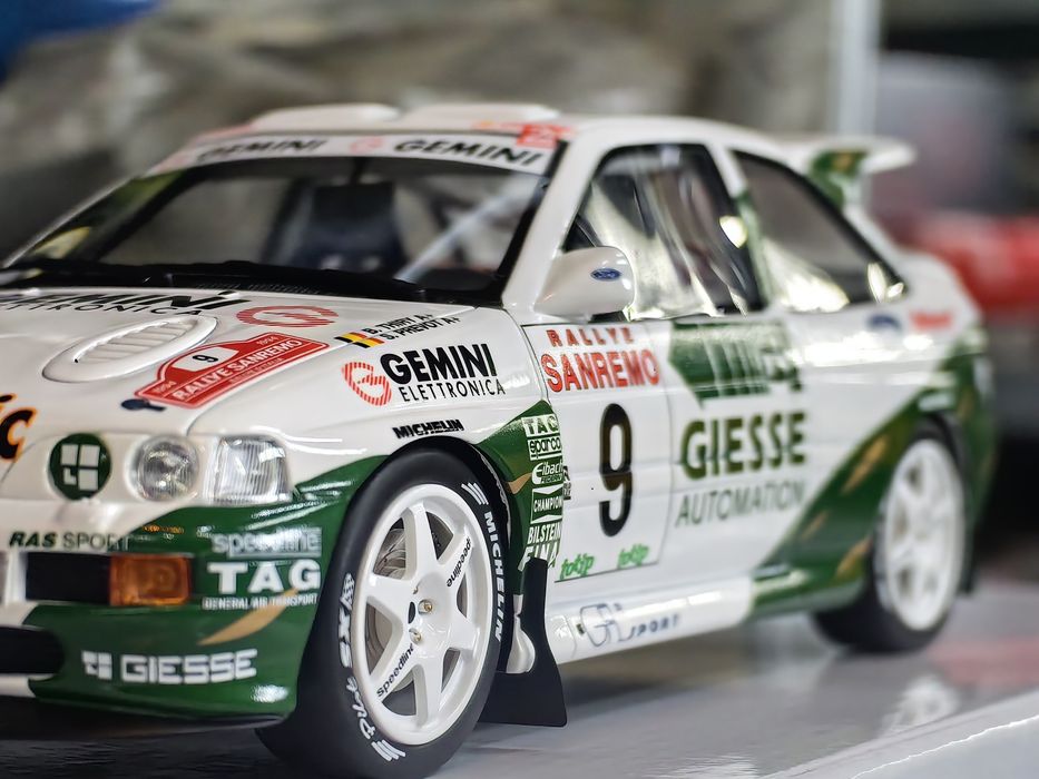 Продавам 1:18 Rally