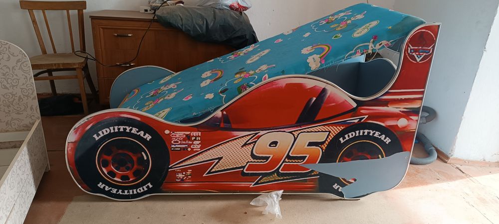 Мебель шкаф и кровать б.у