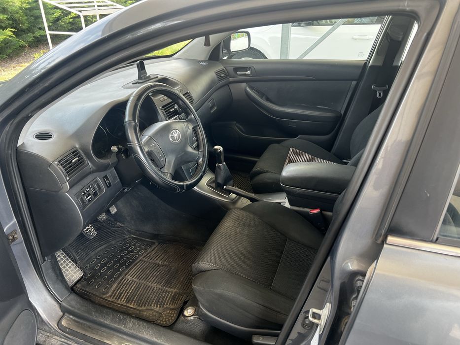 Toyota Avensis 2.0 D4- D