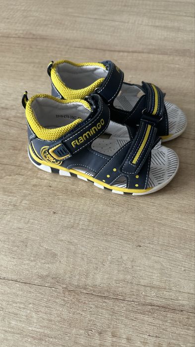 Сандалии на мальчика