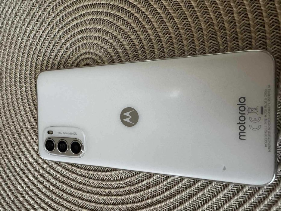Продавам Motorola g52