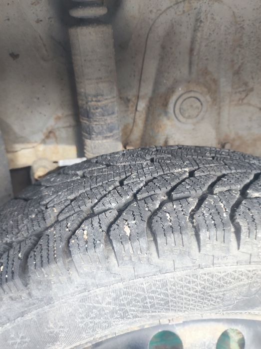 Пара зимних в хорошем состоянии