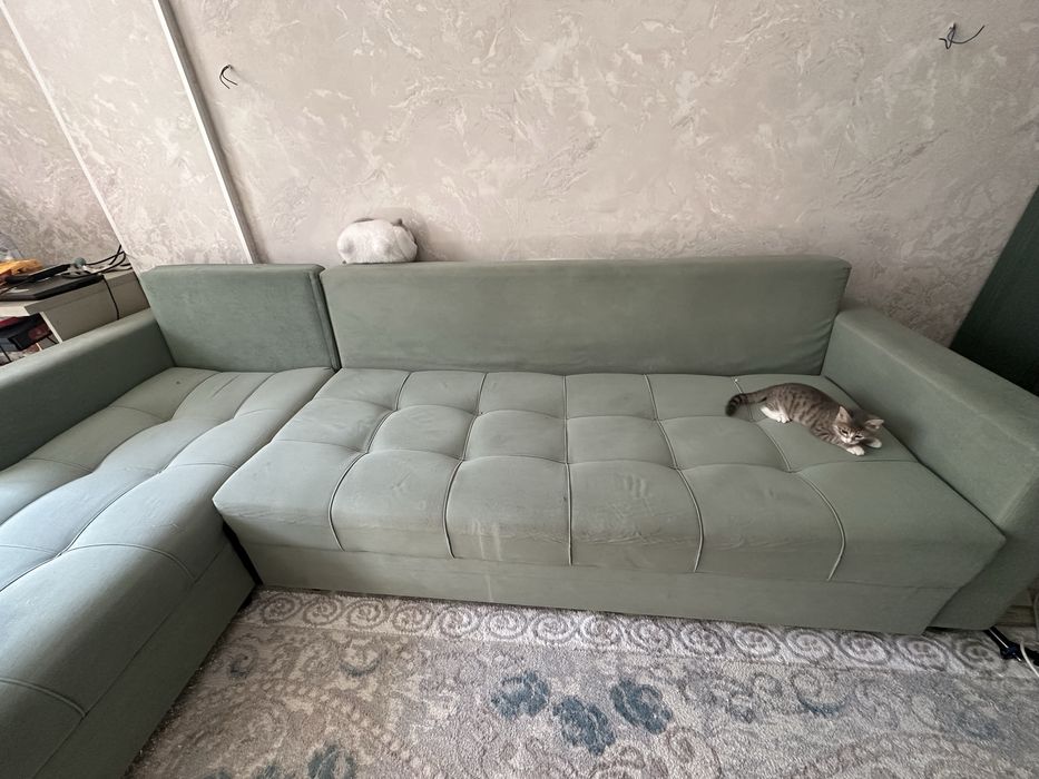 Продам Диван.