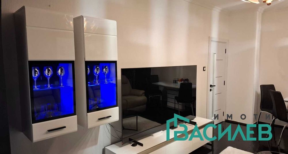 Продава се Тристаен апартамент в София, Център - 75 кв.м за 1428 €/кв.м - Снимка #3