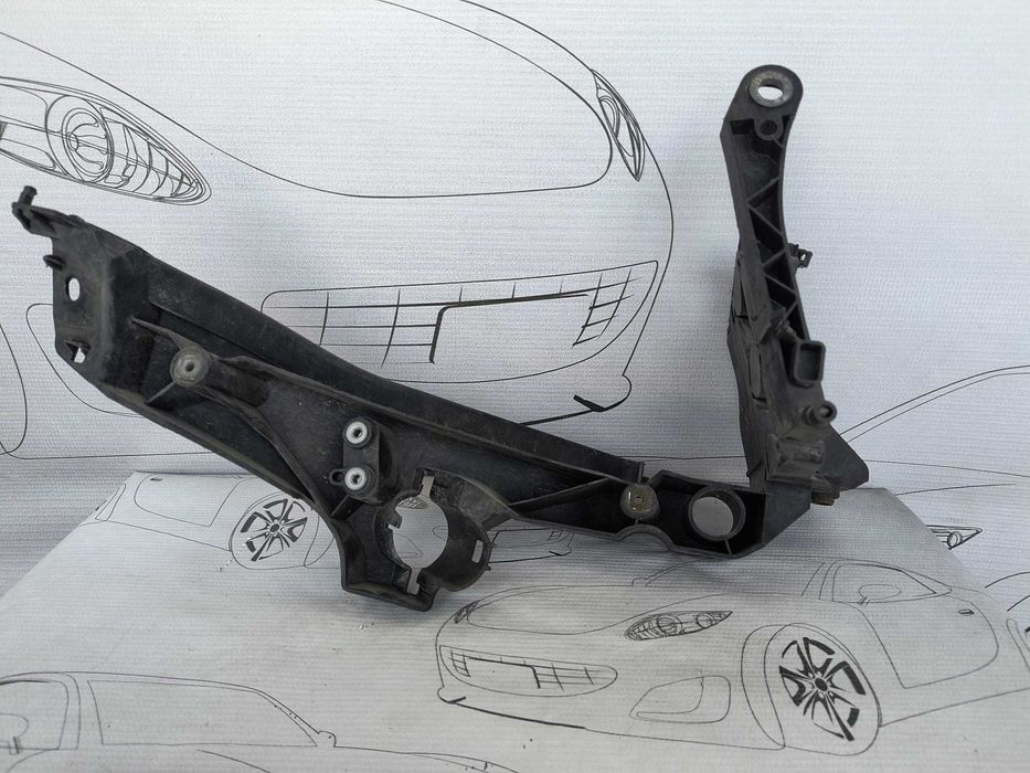 Suport Ghidaj Cadru Far Stanga Audi A4 B8 8K 2010 / 2008-2015 Cod OEM 8K0805607A (5B2)