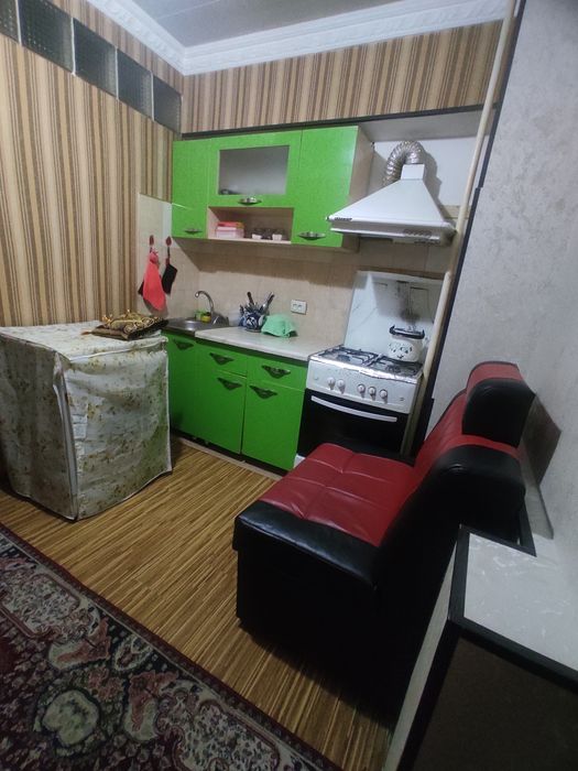 Uy sotiladi 1 xona 2 xona qilingan