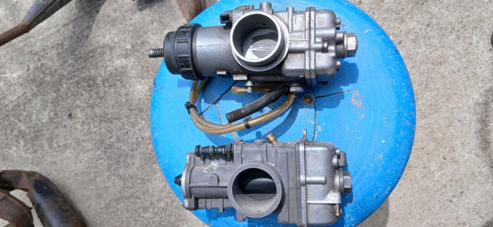 Vând carburatoare 2T