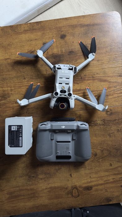 Drona DJI Mini 4 Pro Fly More Combo – DJI RC 2