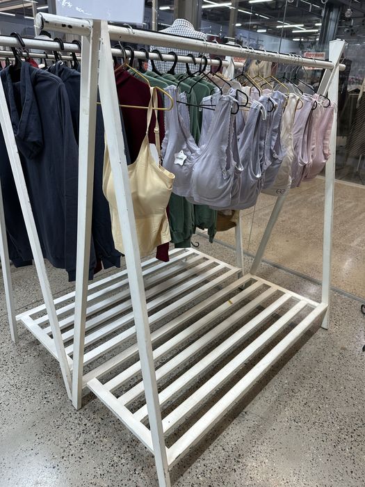 Продам вешалки для одежды напольные