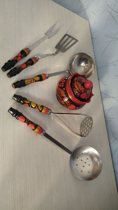 Продаю посуду. Кухонный набор.