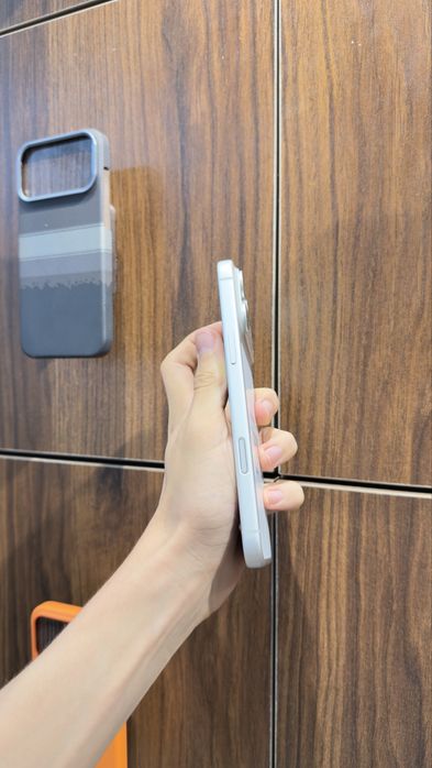 iphone 17 pro max naxtka