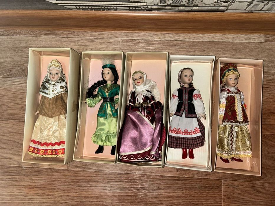 Фарфоровые куклы