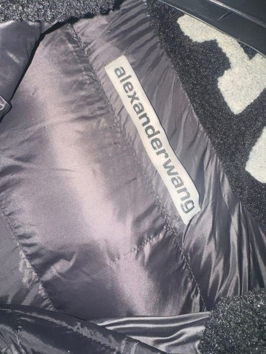 Яке Alexander Wang