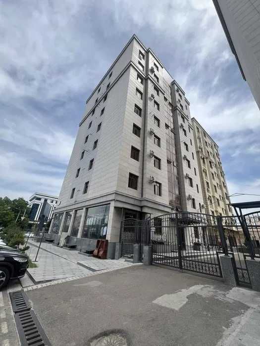 Ориентир:ТТЗ массив Феруза Площадь:100м² 3-комнатная квартира евро;