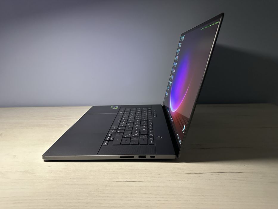 ASUS ROG Zephyrus G16 — RTX 4070 / 32GB / OLED
