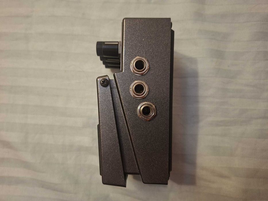 Pedala noua BOSS RV-6 Reverb pentru chitara electrica