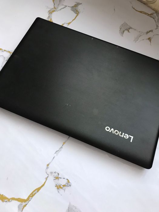 Ноутбук ленова в отличном состочнии