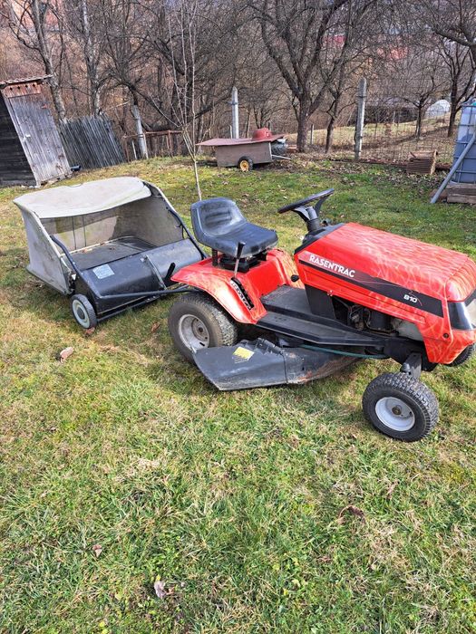 Tractoras tuns gazon cu grebla
