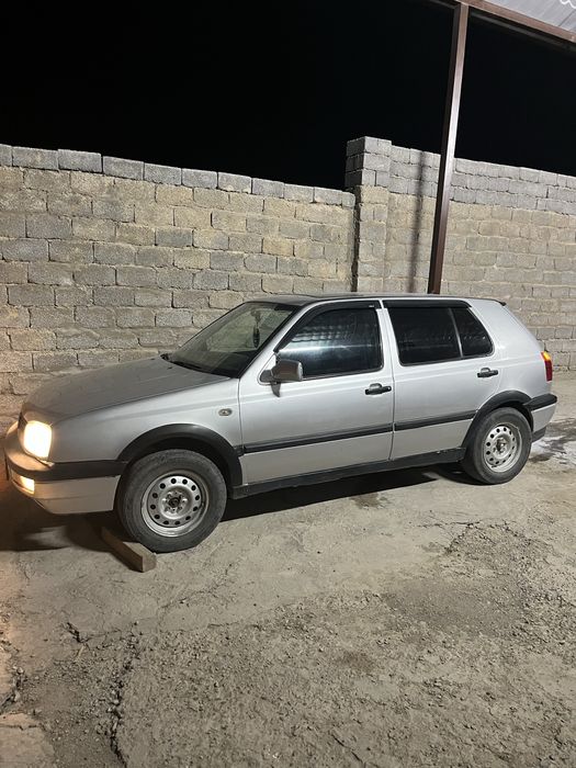 Volkswagen Golf.