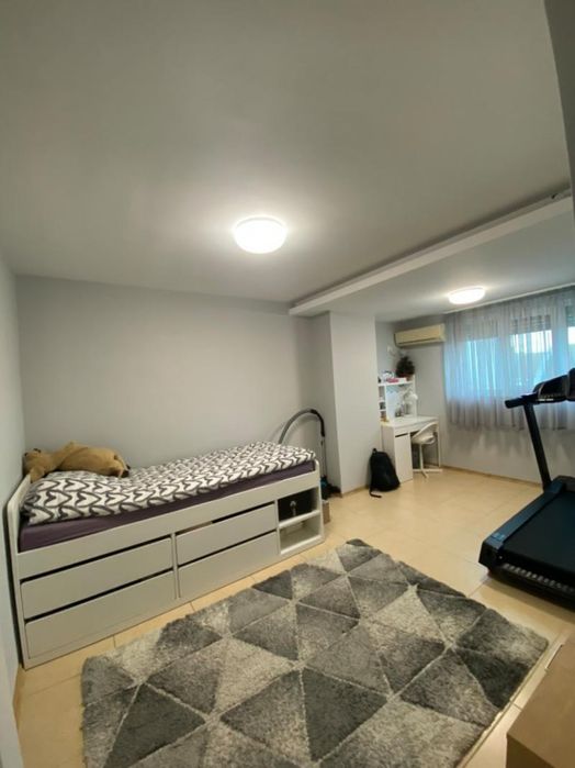 Продава се Многостаен апартамент в Бургас, Възраждане - 165 кв.м за 2031 €/кв.м - Снимка #3