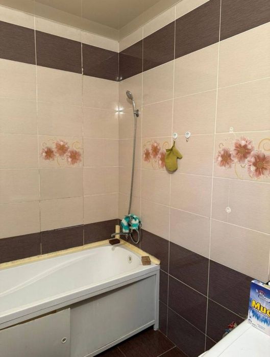 Подселениеге 1 қыз керек