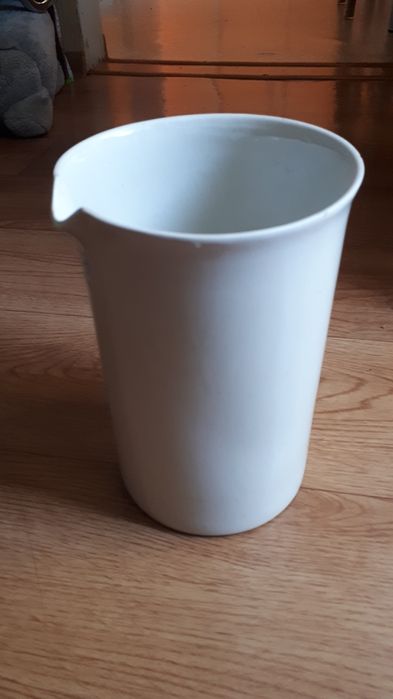 Ёмкость фарфоровая с носиком 2 литра