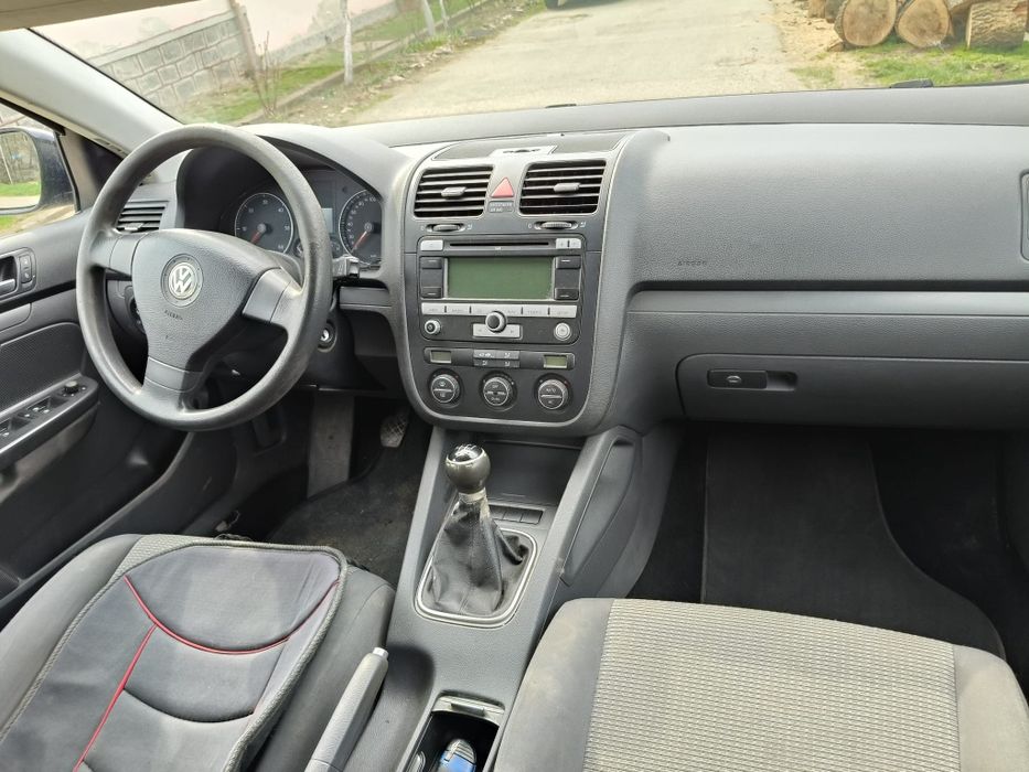 Vând Volkswagen golf 5