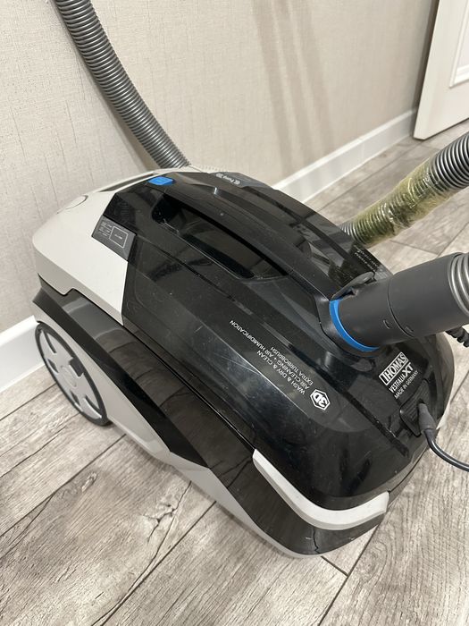 Пылесос thomos в отличном состояние