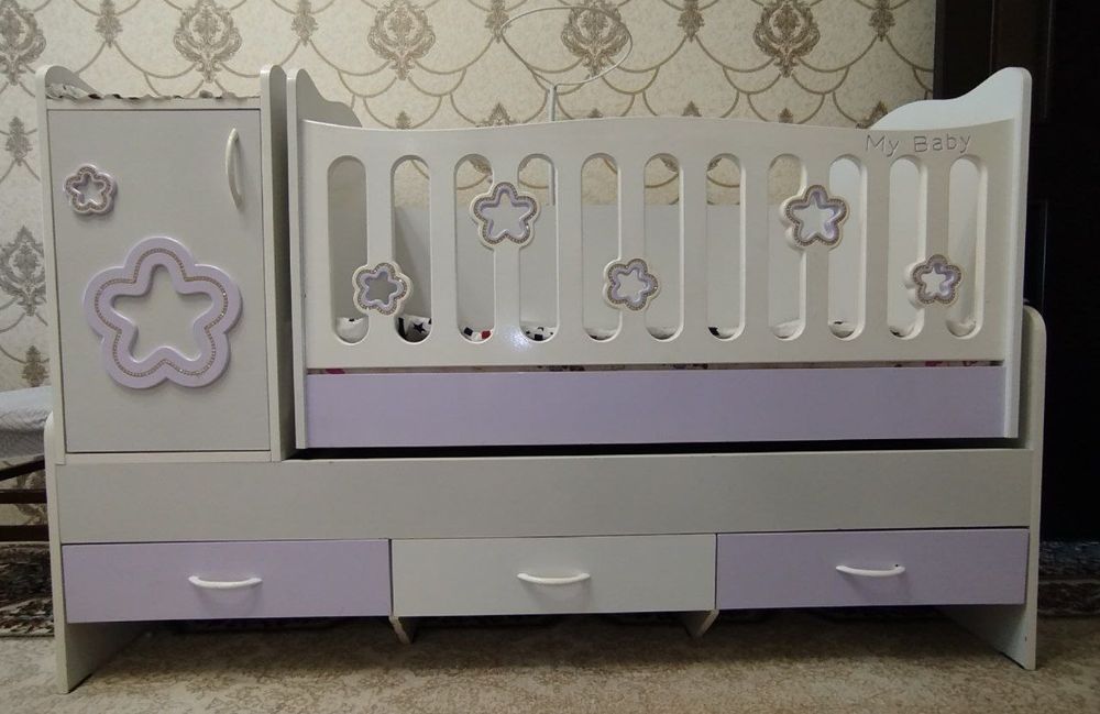 Detskiy krovat  holati yaxshi narxi 800.000 sõm