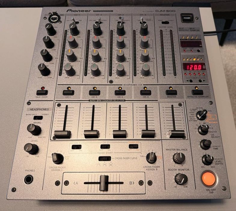 Pioneer djm 600 de colecție