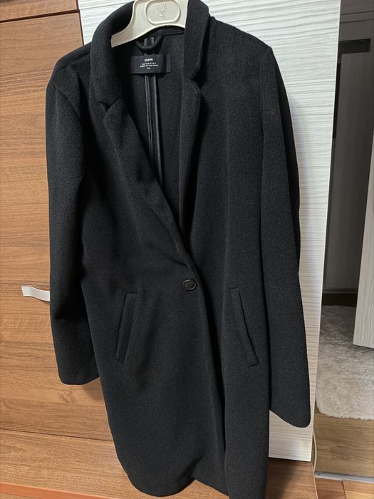 Palton negru lung cropp