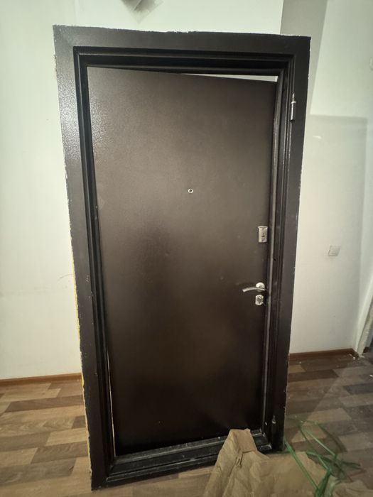 Железные дверь  продам