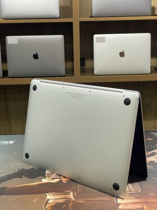 Macbook Air 12inch ideal holat, zaryadka komplekt