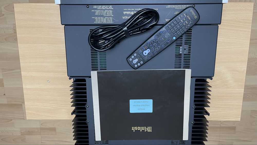 Интегральный усилитель Mcintosh MA5200