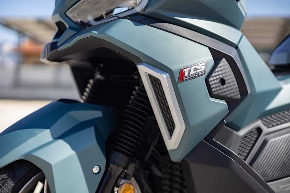 Scuter cu ABS si TCS ! SYM ADX 125 cc, - PermisB , Rate !