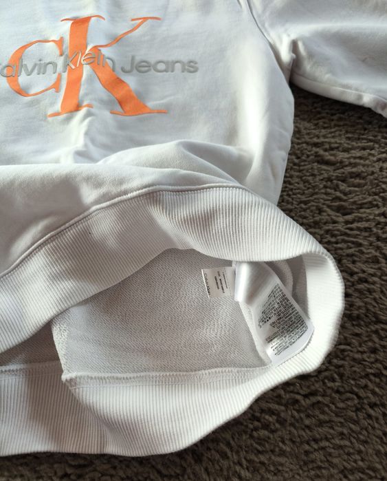 Оригинална блузка на Calvin Klein за госпожица