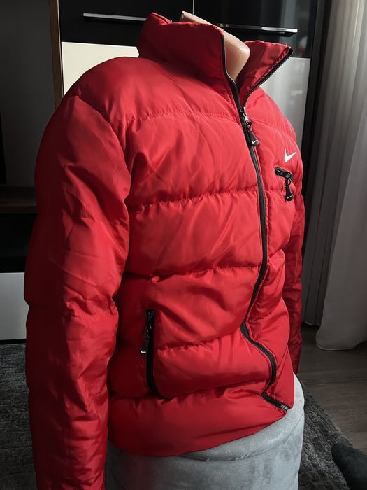 Geaca nike rosu