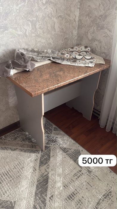 Продам все мебель стол шкаф