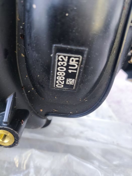 Колектор оргинал Тойота 1 ur